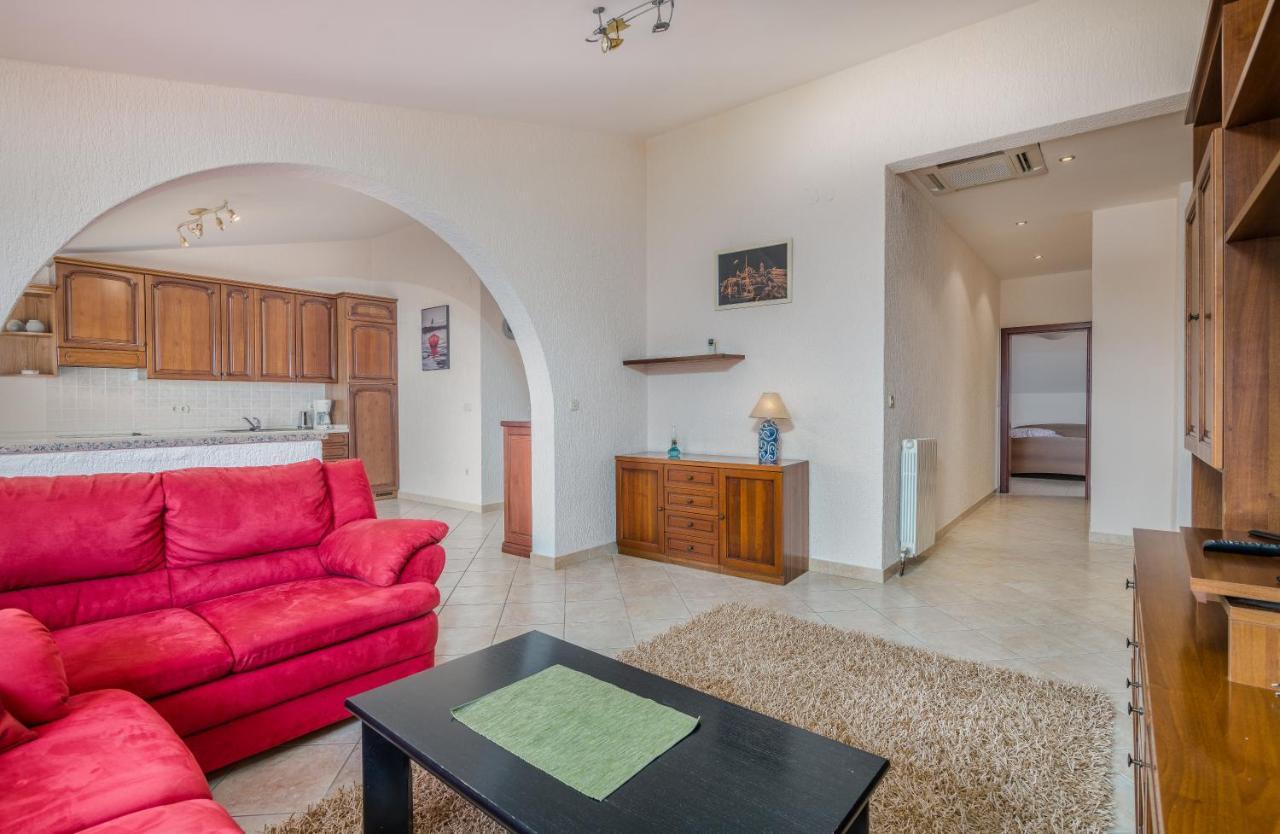 Pansion Dujmovic 1 Apartment Malinska Exterior photo