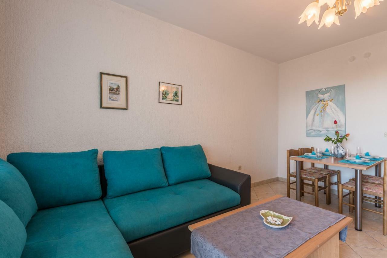 Pansion Dujmovic 1 Apartment Malinska Exterior photo